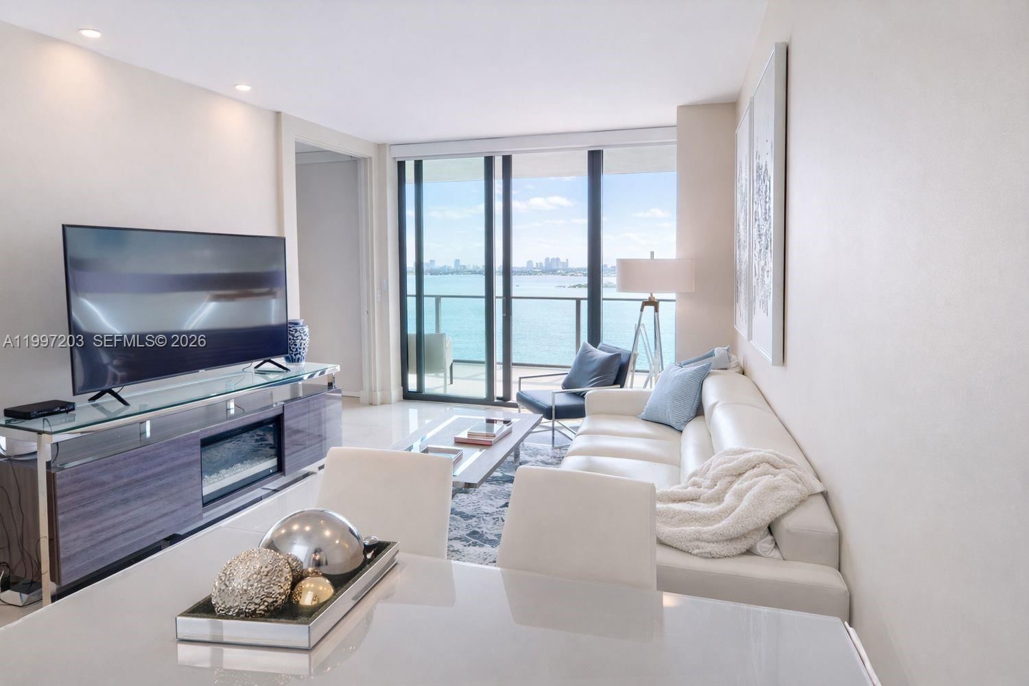 Real estate property located at 650 32nd St #2005, Miami-dade, Paraiso Bay Condo, Miami, FL