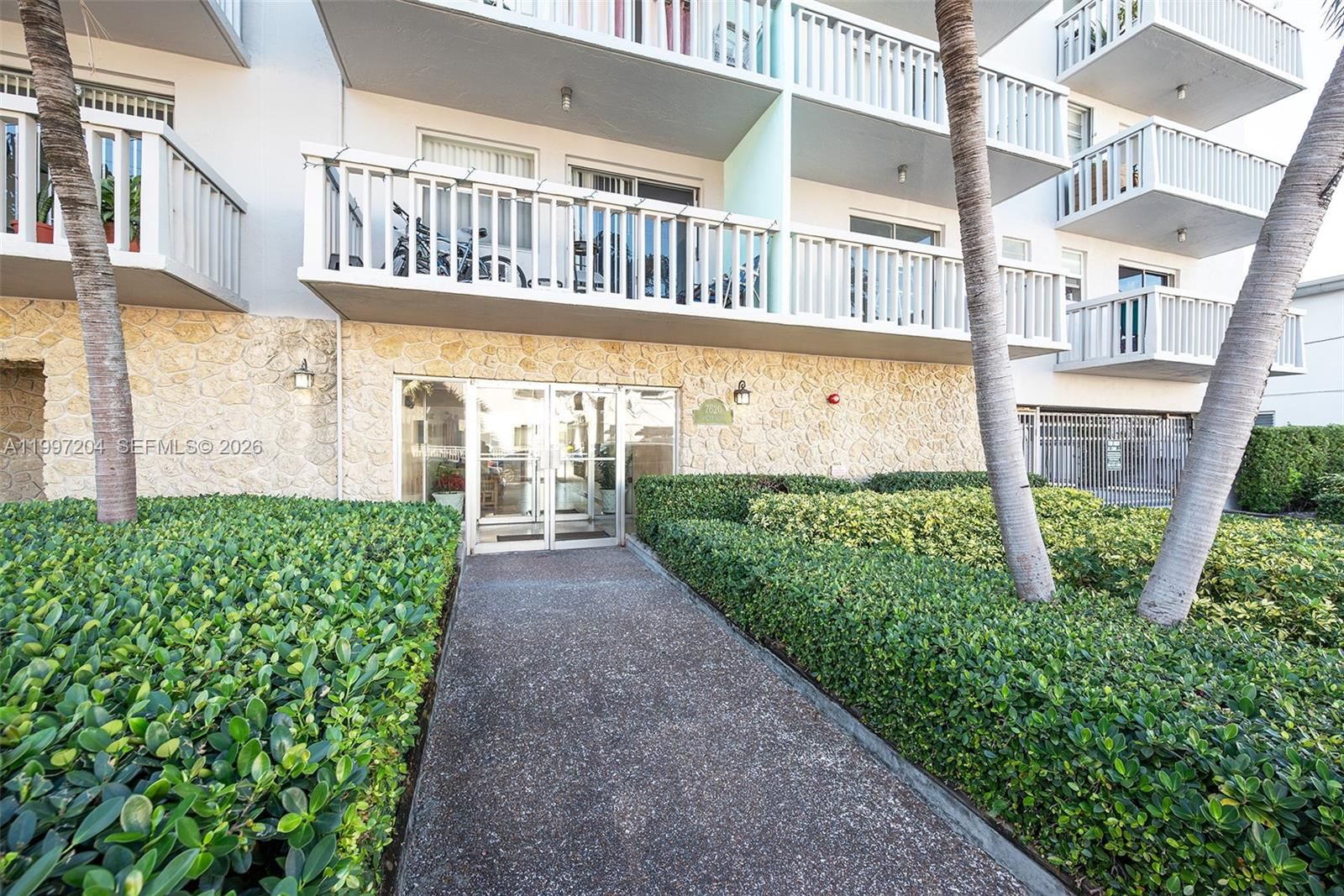 Real estate property located at 7620 Carlyle Ave #204, Miami-dade, Carlyle Plaza Condo, Miami Beach, FL