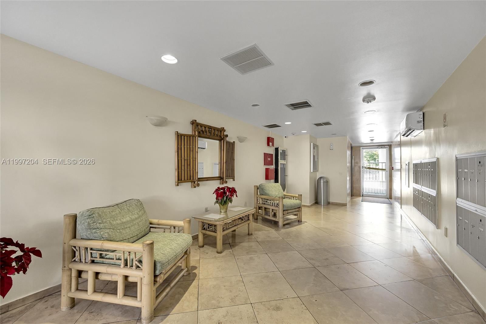 Real estate property located at 7620 Carlyle Ave #204, Miami-dade, Carlyle Plaza Condo, Miami Beach, FL