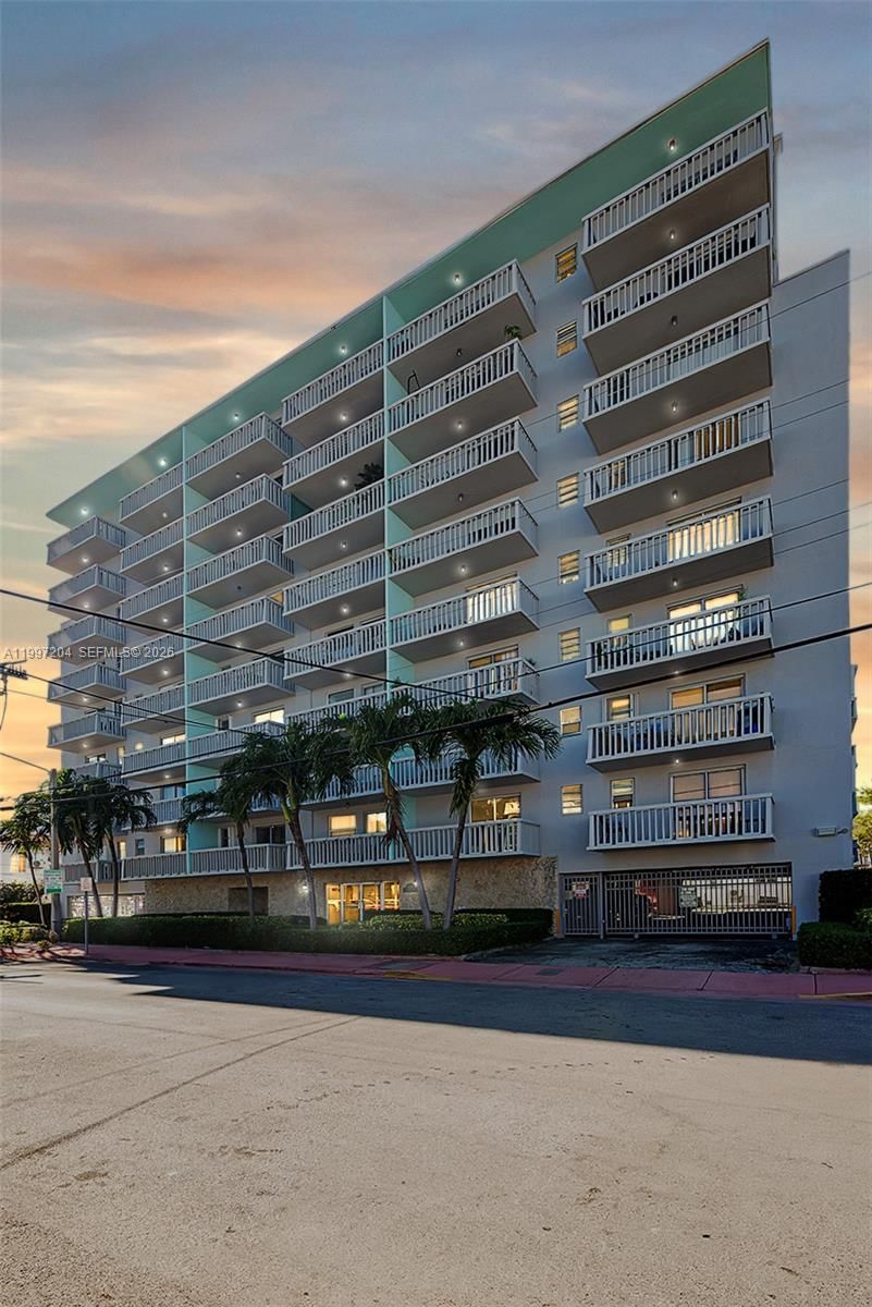 Real estate property located at 7620 Carlyle Ave #204, Miami-dade, Carlyle Plaza Condo, Miami Beach, FL