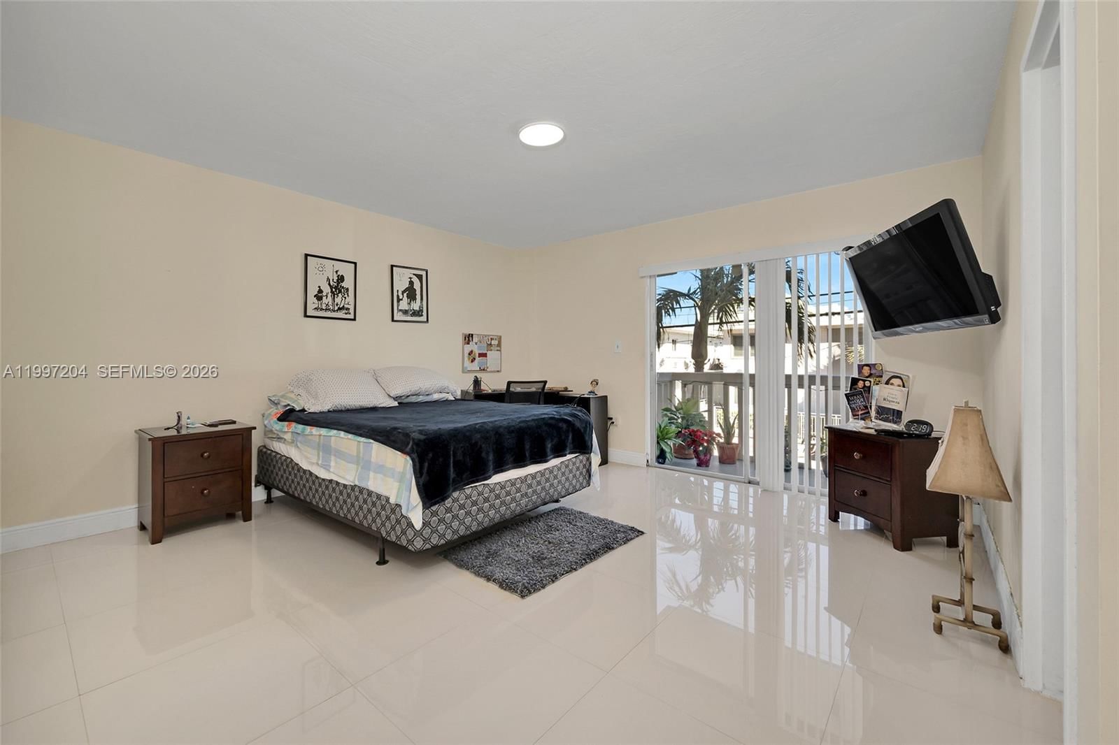 Real estate property located at 7620 Carlyle Ave #204, Miami-dade, Carlyle Plaza Condo, Miami Beach, FL