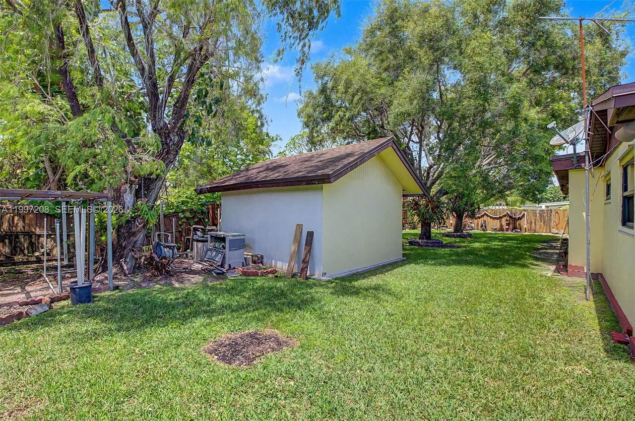 Real estate property located at 7916 140th Ave, Miami-dade, Kendale Lakes Sec Two, Miami, FL