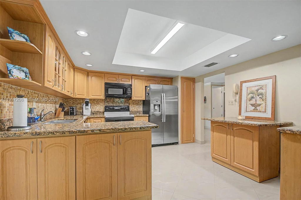 Real estate property located at 7916 140th Ave, Miami-dade, Kendale Lakes Sec Two, Miami, FL