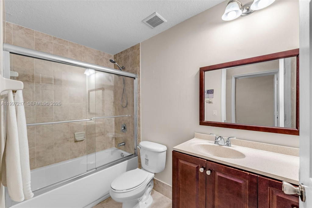 Real estate property located at 10012 7th St #206, Miami-dade, Fontainebleau Lakes Court, Miami, FL