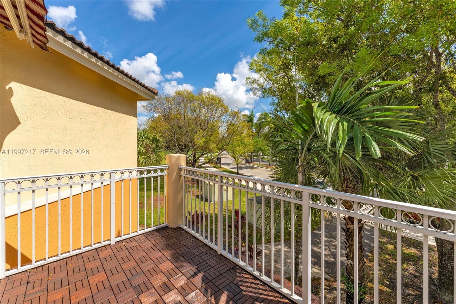 Real estate property located at 10012 7th St #206, Miami-dade, Fontainebleau Lakes Court, Miami, FL