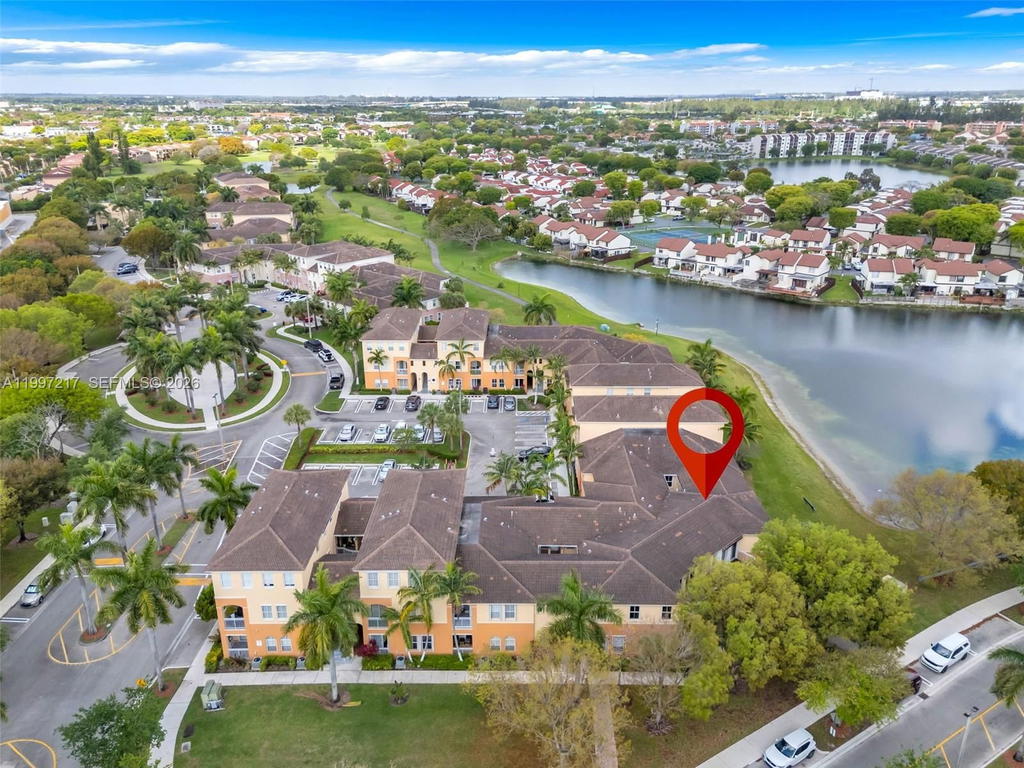 Real estate property located at 10012 7th St #206, Miami-dade, Fontainebleau Lakes Court, Miami, FL