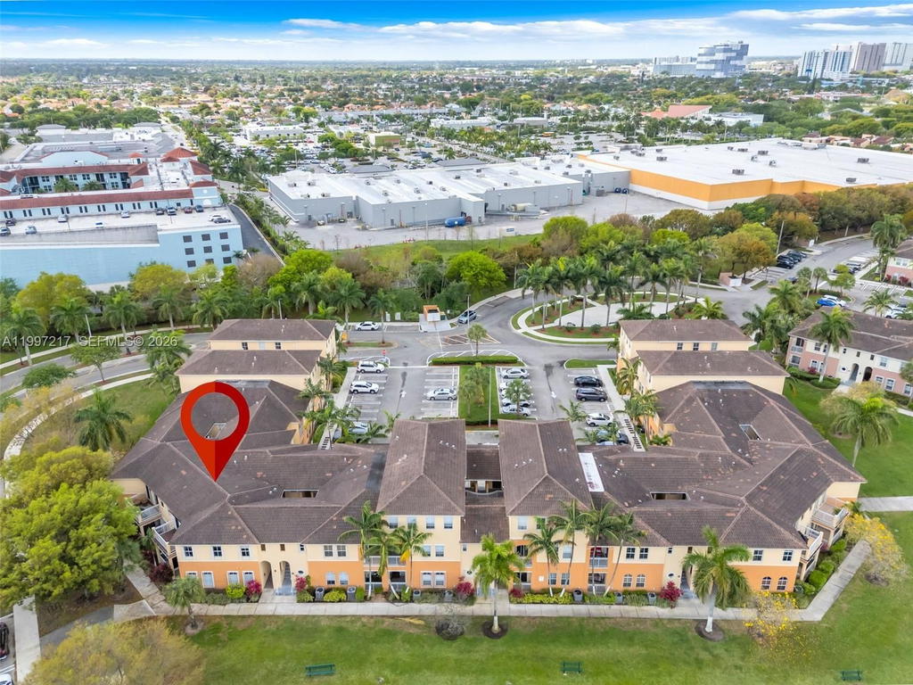 Real estate property located at 10012 7th St #206, Miami-dade, Fontainebleau Lakes Court, Miami, FL