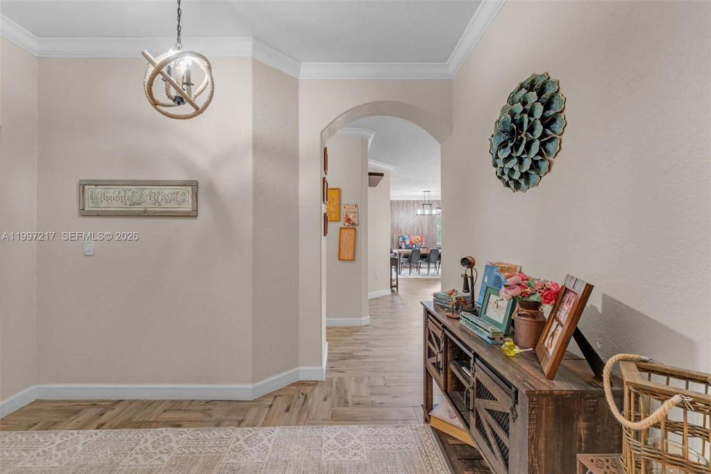 Real estate property located at 10012 7th St #206, Miami-dade, Fontainebleau Lakes Court, Miami, FL