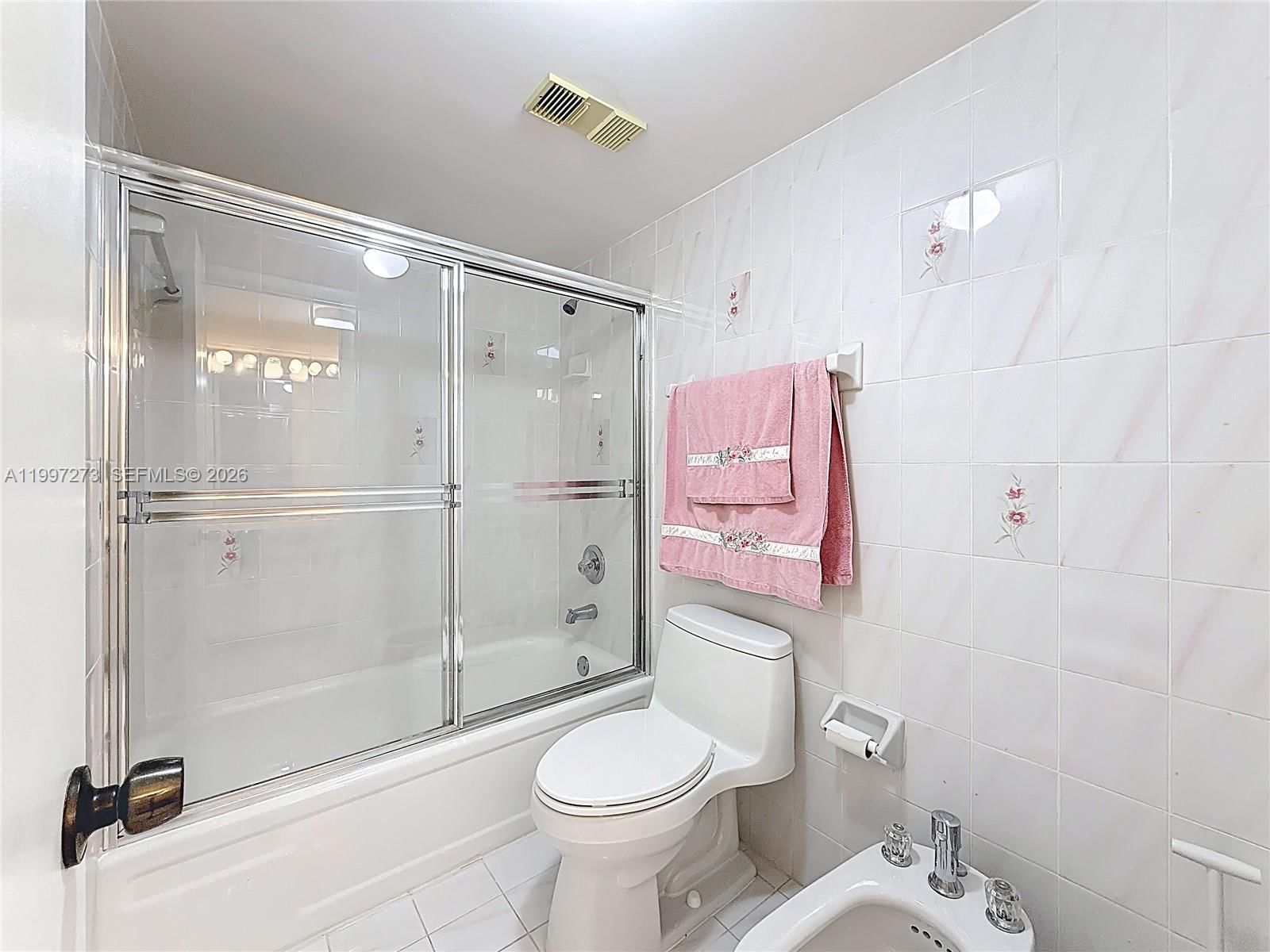 Real estate property located at 5700 127th Ave #1208, Miami-dade, Miller Gardens Condo, Miami, FL