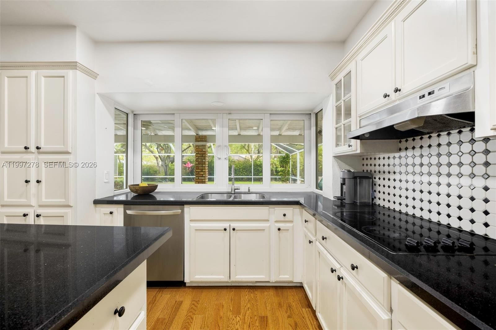 Real estate property located at 16167 74th Pl, Miami-dade, Paris Manor East, Palmetto Bay, FL