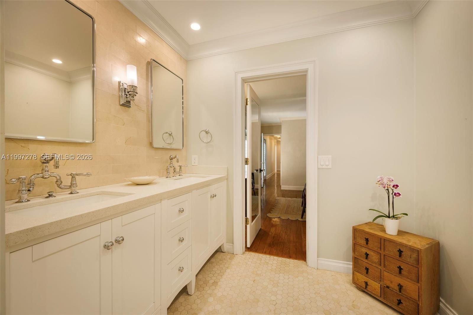 Real estate property located at 16167 74th Pl, Miami-dade, Paris Manor East, Palmetto Bay, FL