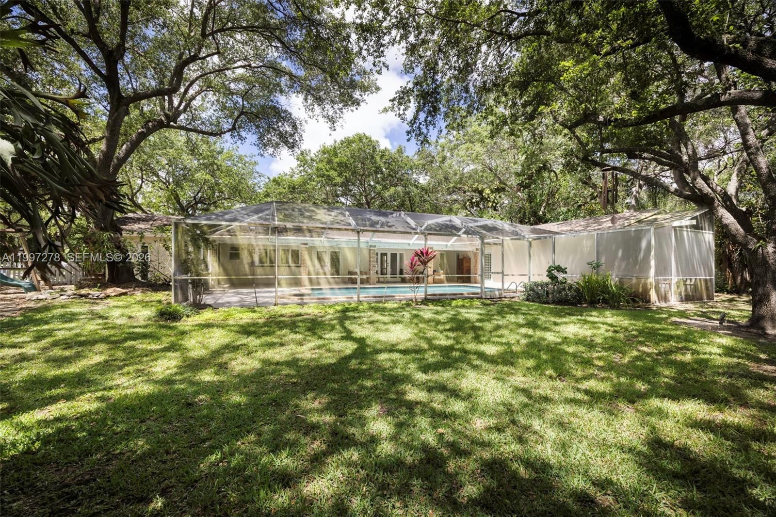 Real estate property located at 16167 74th Pl, Miami-dade, Paris Manor East, Palmetto Bay, FL