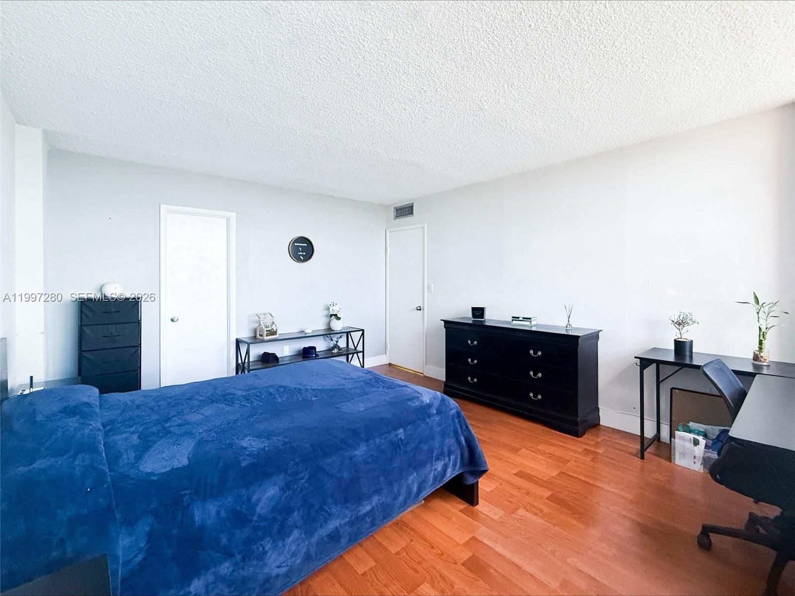 Real estate property located at 1301 Miami Gardens Dr #1406W, Miami-dade, Buckley Towers Condo West, Miami, FL