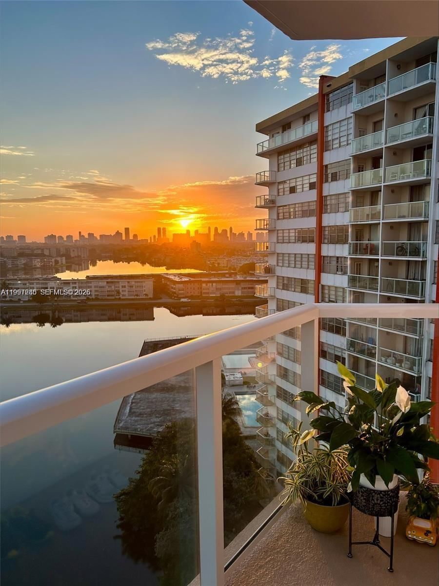 Real estate property located at 1301 Miami Gardens Dr #1406W, Miami-dade, Buckley Towers Condo West, Miami, FL