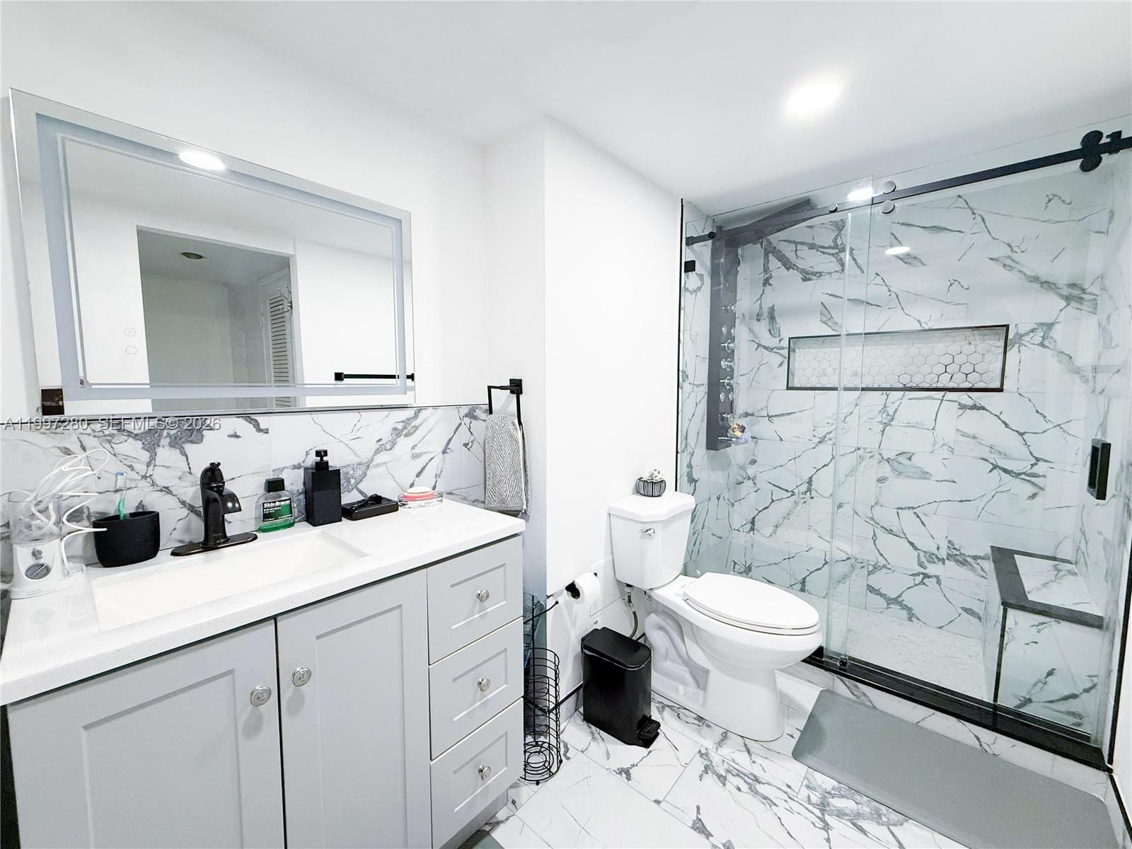 Real estate property located at 1301 Miami Gardens Dr #1406W, Miami-dade, Buckley Towers Condo West, Miami, FL