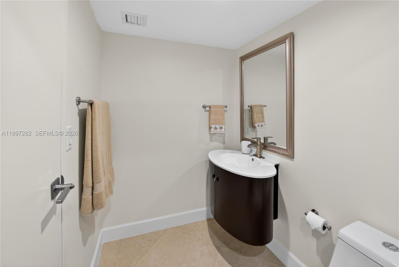 Real estate property located at 7601 Treasure Dr #1119, Miami-dade, The Grandview Palace Cond, North Bay Village, FL