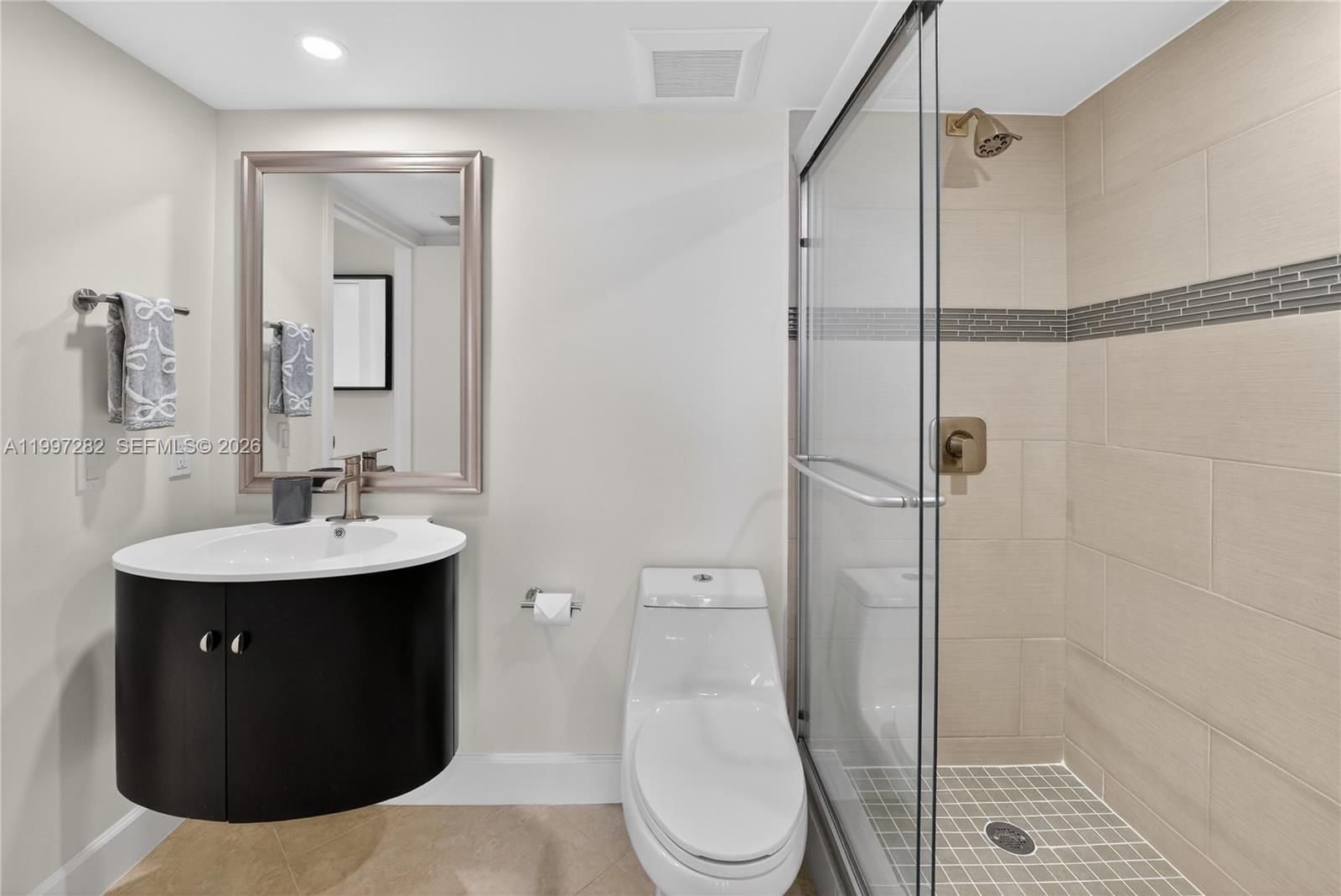 Real estate property located at 7601 Treasure Dr #1119, Miami-dade, The Grandview Palace Cond, North Bay Village, FL