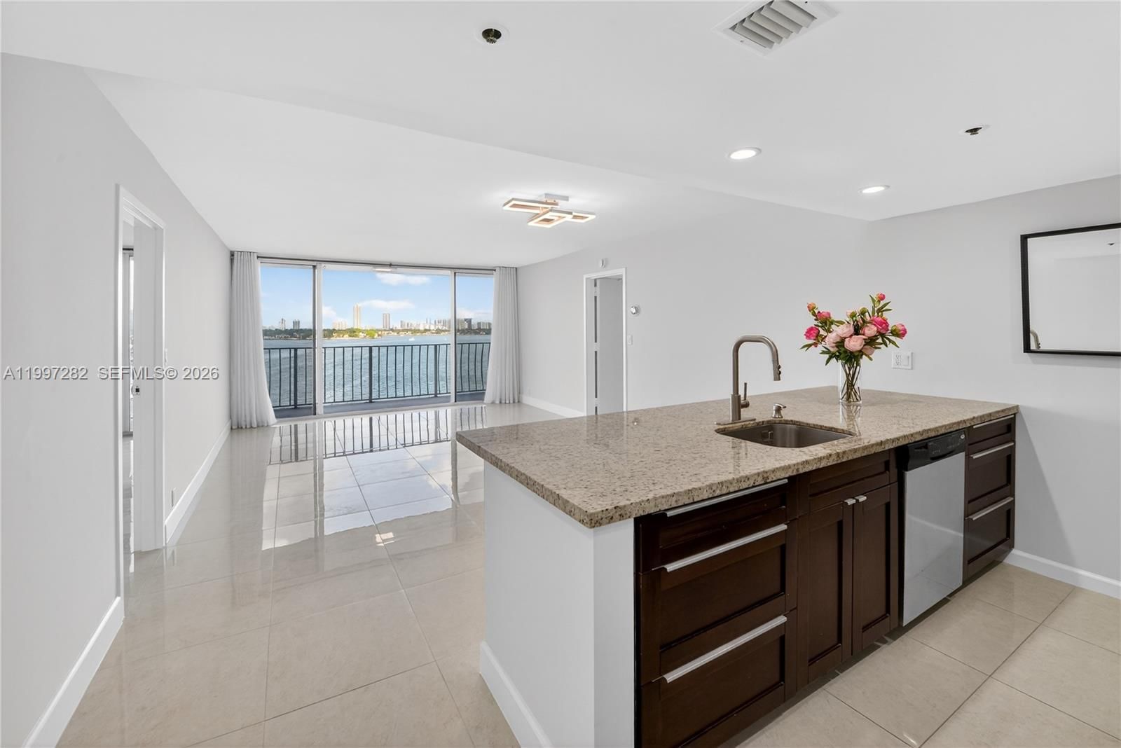 Real estate property located at 7601 Treasure Dr #1119, Miami-dade, The Grandview Palace Cond, North Bay Village, FL