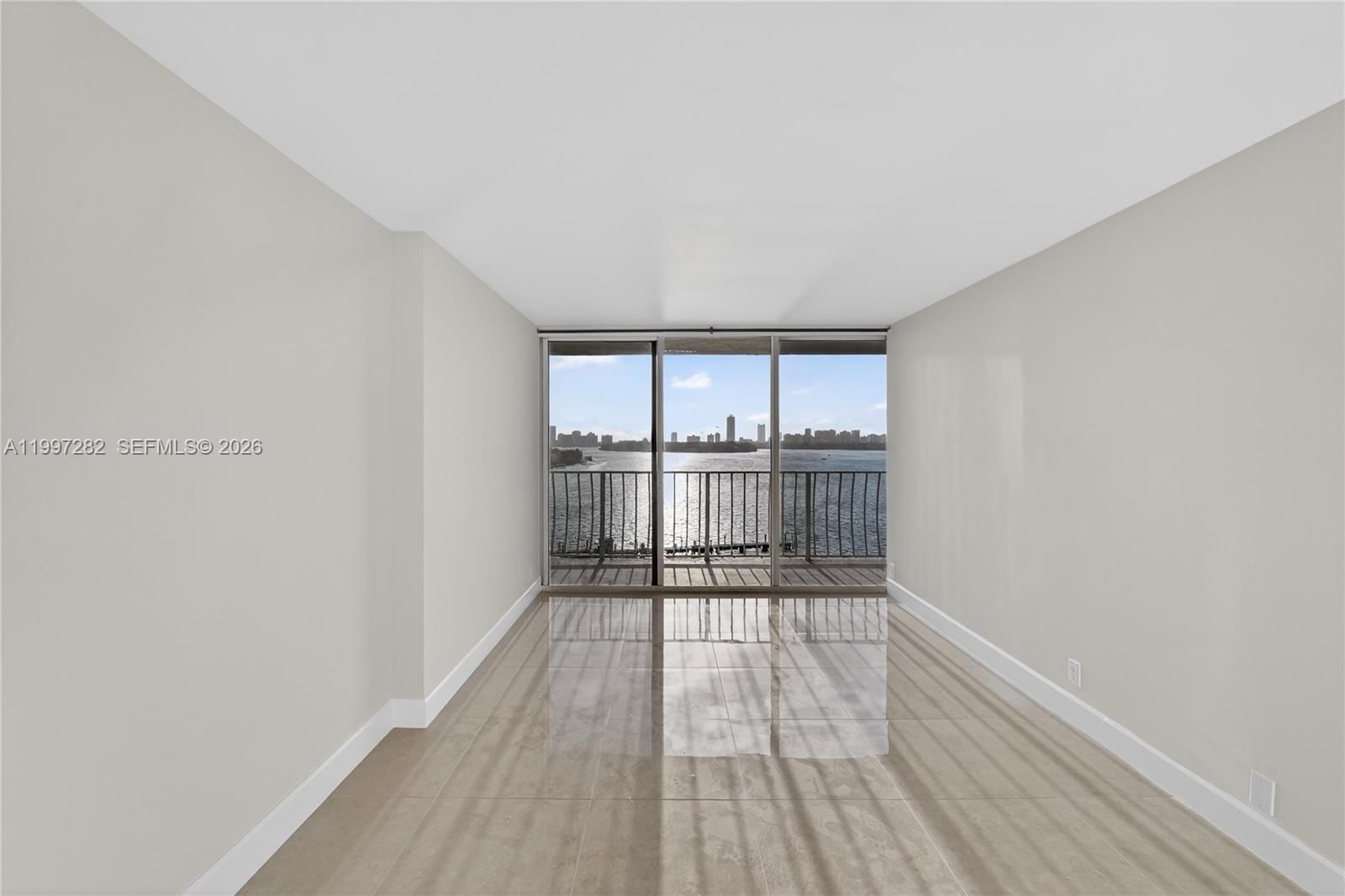 Real estate property located at 7601 Treasure Dr #1119, Miami-dade, The Grandview Palace Cond, North Bay Village, FL