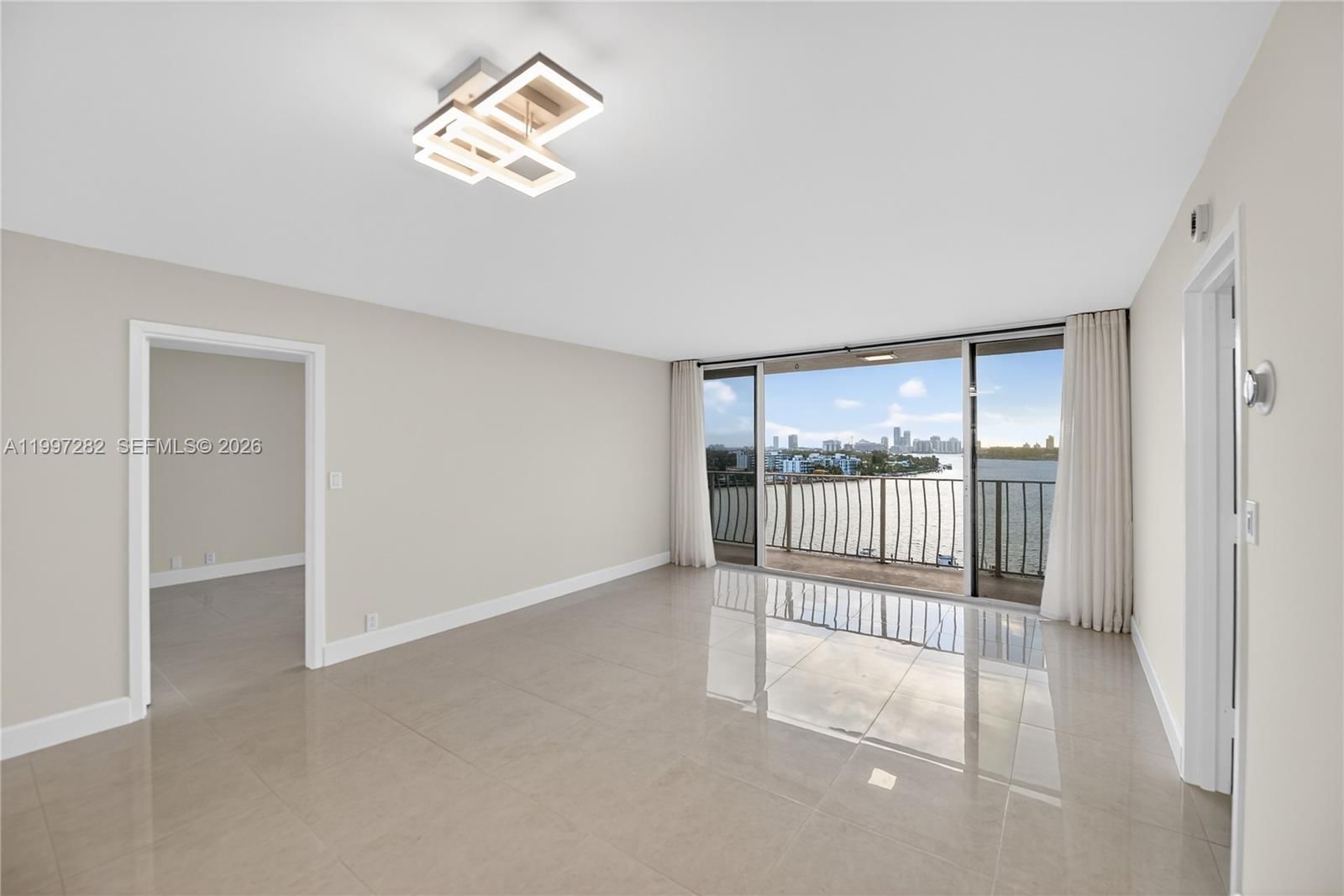 Real estate property located at 7601 Treasure Dr #1119, Miami-dade, The Grandview Palace Cond, North Bay Village, FL