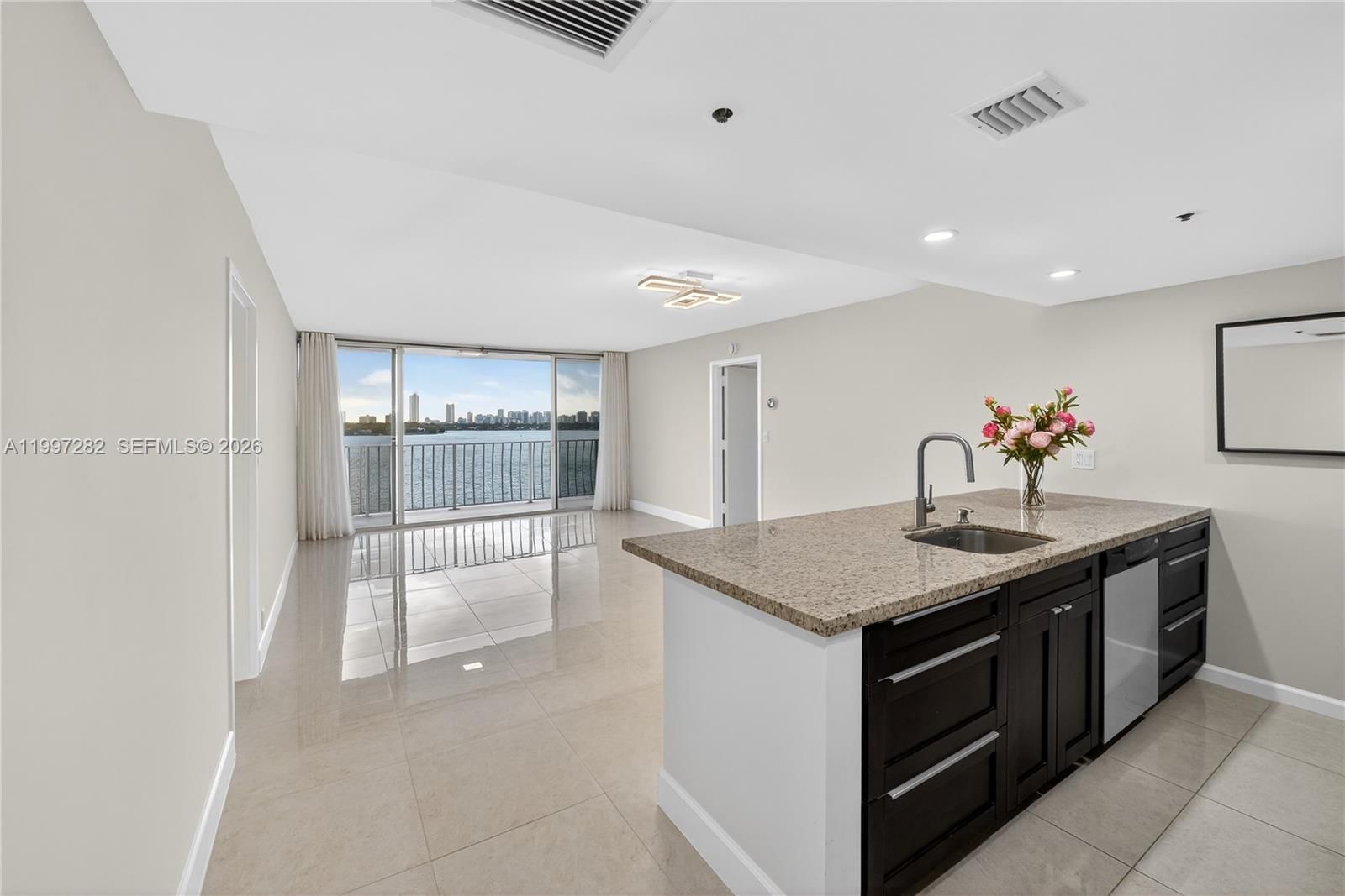 Real estate property located at 7601 Treasure Dr #1119, Miami-dade, The Grandview Palace Cond, North Bay Village, FL