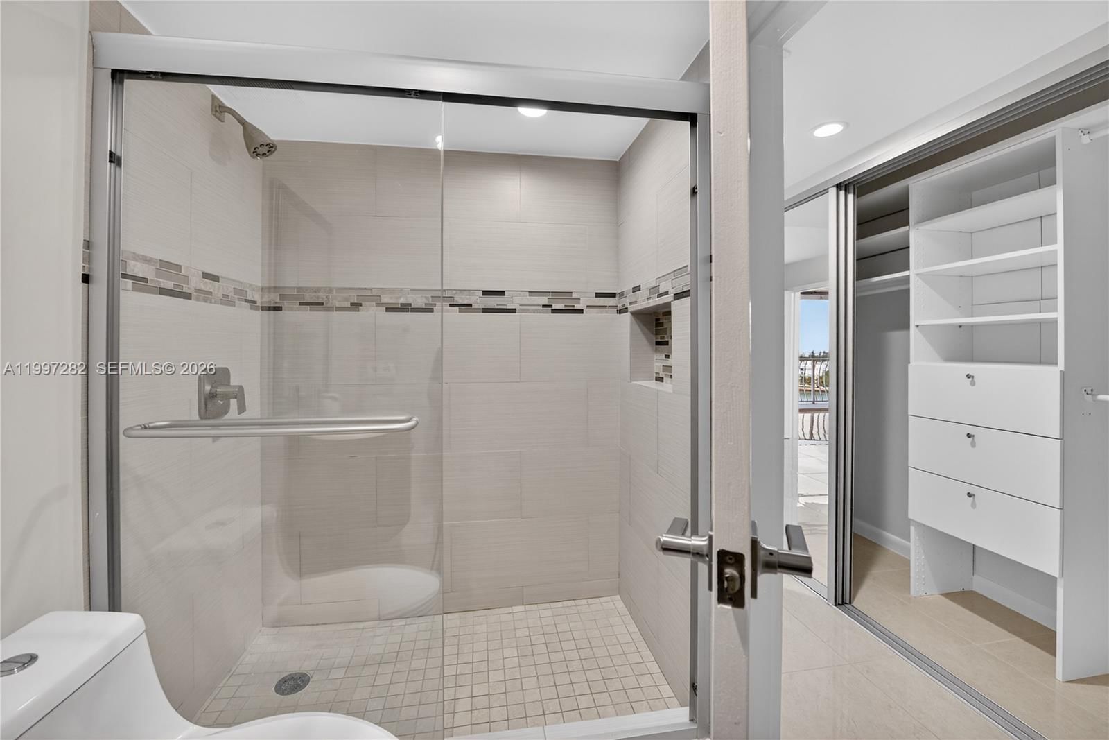 Real estate property located at 7601 Treasure Dr #1119, Miami-dade, The Grandview Palace Cond, North Bay Village, FL