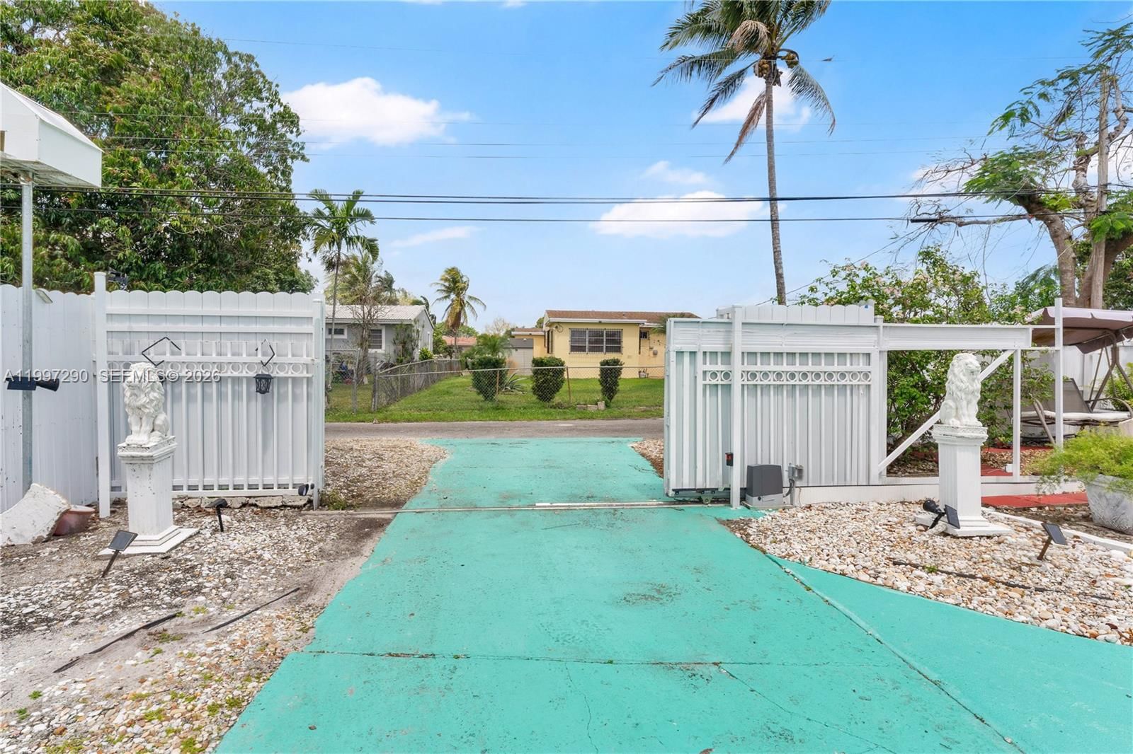 Real estate property located at 1335 129th St, Miami-dade, Breezy Heights 1st Addn, North Miami, FL
