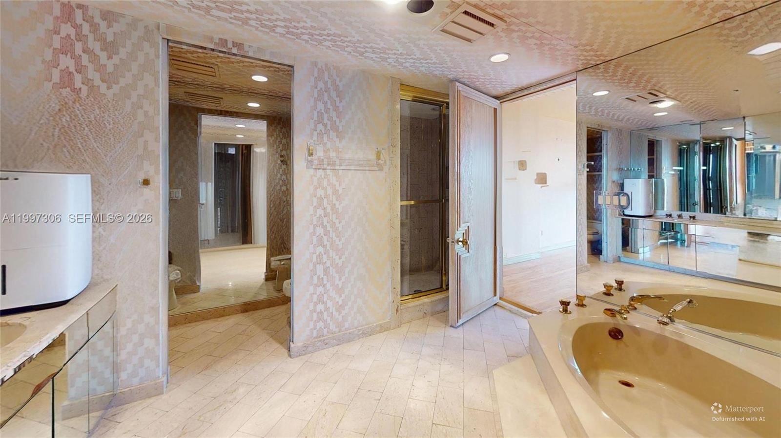 Real estate property located at 11113 Biscayne Blvd #1251, Miami-dade, Jockey Club Iii Condo, Miami, FL