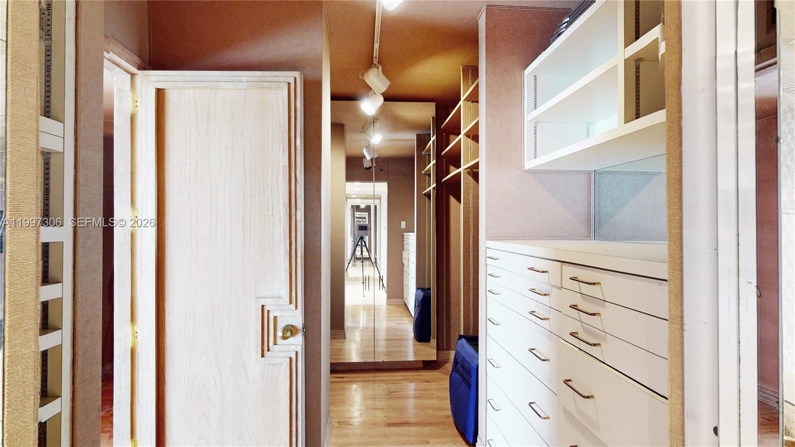 Real estate property located at 11113 Biscayne Blvd #1251, Miami-dade, Jockey Club Iii Condo, Miami, FL