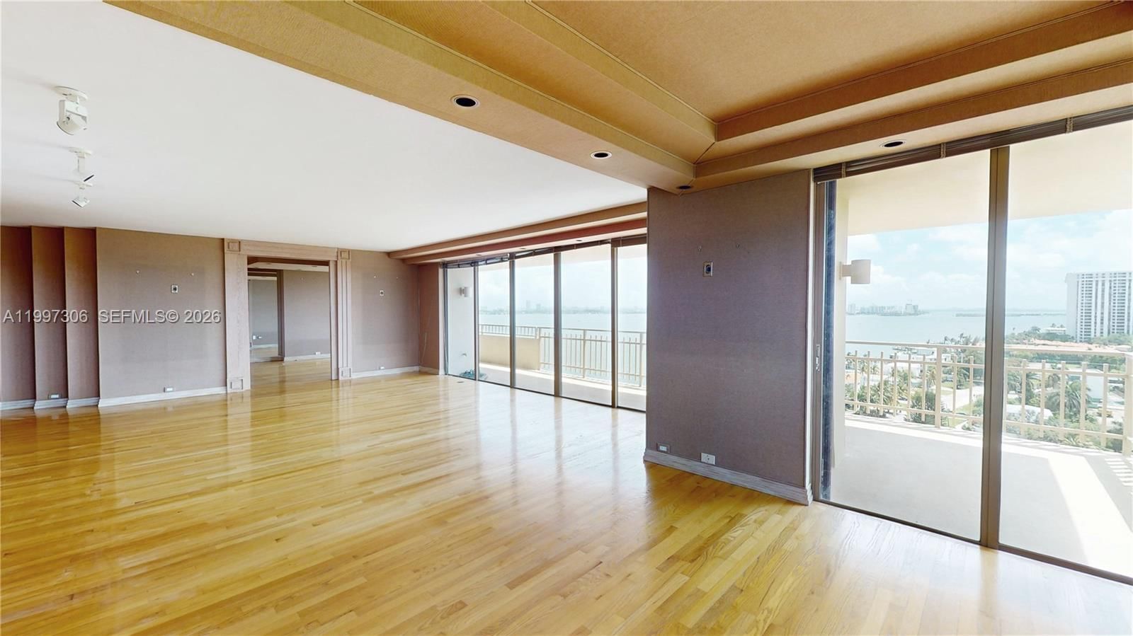 Real estate property located at 11113 Biscayne Blvd #1251, Miami-dade, Jockey Club Iii Condo, Miami, FL