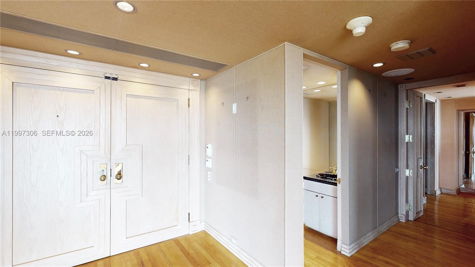 Real estate property located at 11113 Biscayne Blvd #1251, Miami-dade, Jockey Club Iii Condo, Miami, FL