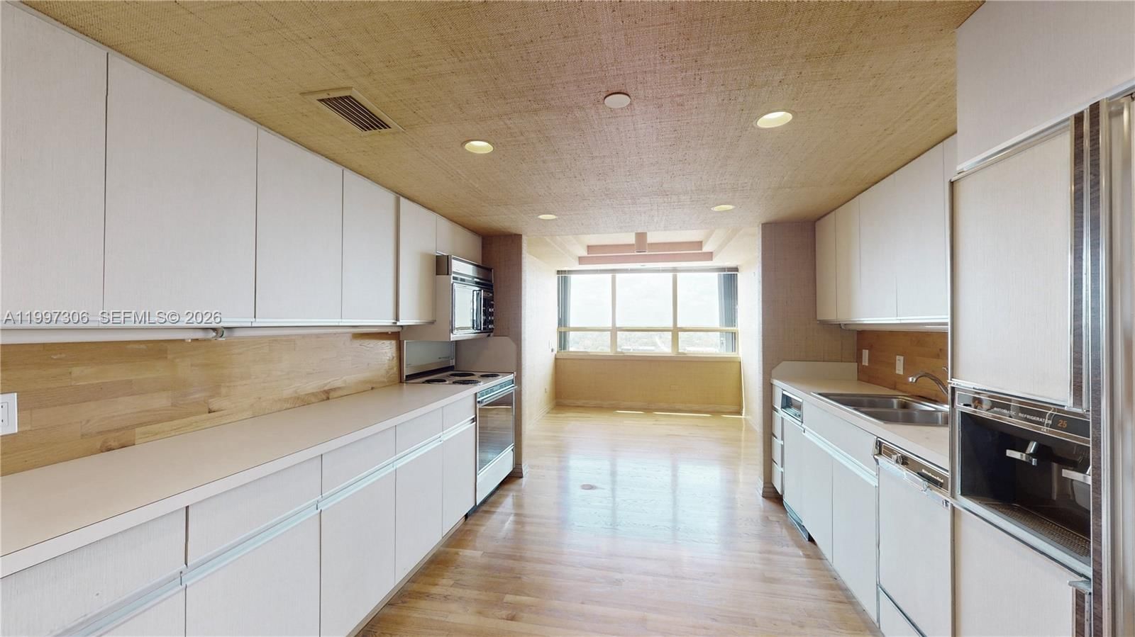 Real estate property located at 11113 Biscayne Blvd #1251, Miami-dade, Jockey Club Iii Condo, Miami, FL