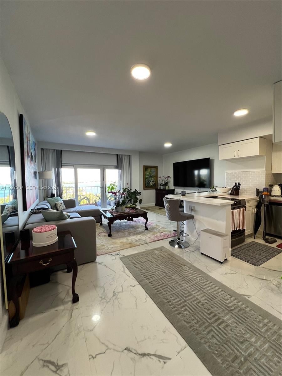 Real estate property located at 880 69th St #11M, Miami-dade, Clipper Condo No 1, Miami, FL