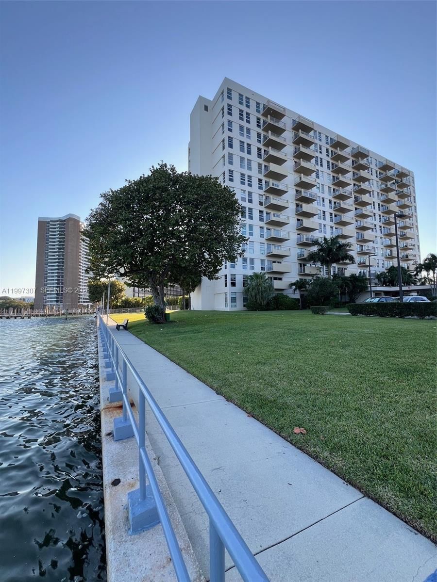 Real estate property located at 880 69th St #11M, Miami-dade, Clipper Condo No 1, Miami, FL