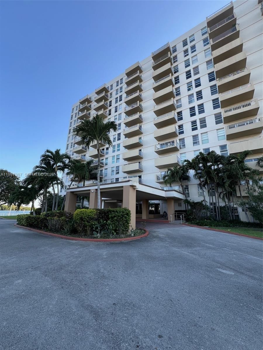 Real estate property located at 880 69th St #11M, Miami-dade, Clipper Condo No 1, Miami, FL