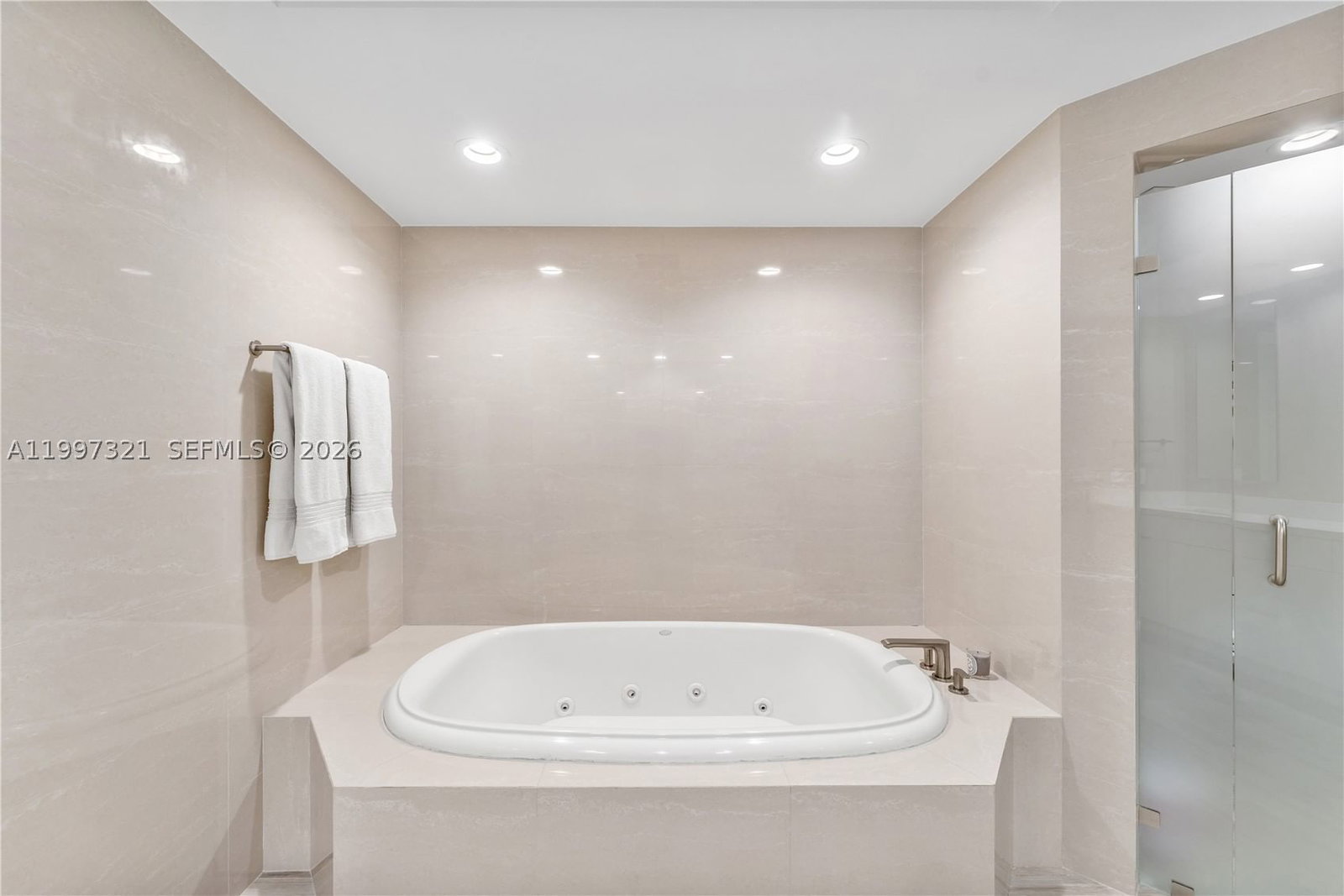 Real estate property located at 791 Crandon Blvd #405, Miami-dade, Ocean Tower Two, Key Biscayne, FL