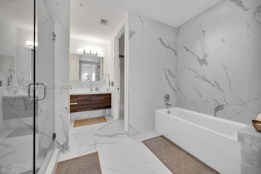 Real estate property located at 301 Altara Ave LPH914, Miami-dade, Merrick Manor Condo, Coral Gables, FL