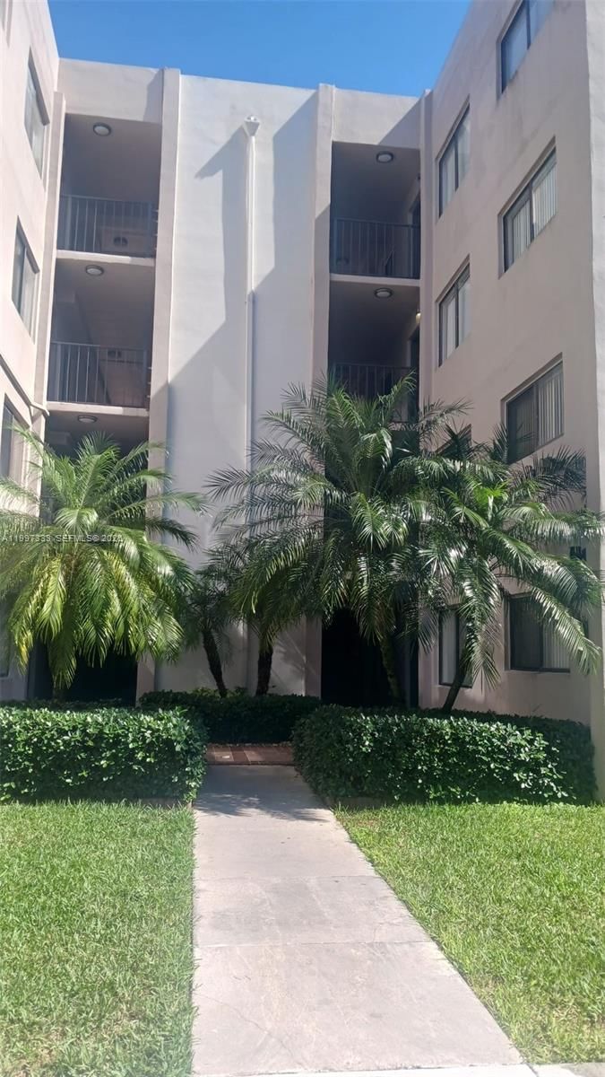 Real estate property located at 8650 133rd Ave Rd #116, Miami-dade, Horizons West Condo #7, Miami, FL