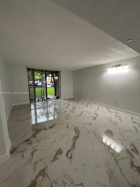 Real estate property located at 8650 133rd Ave Rd #116, Miami-dade, Horizons West Condo #7, Miami, FL