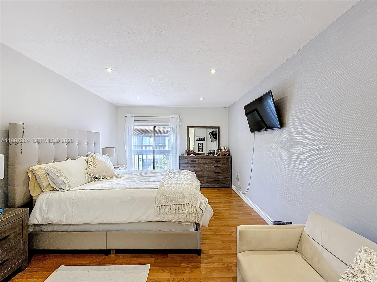 Real estate property located at 1291 124th Ct #19-B, Miami-dade, Villa Venezia Condo Ph Vi, Miami, FL