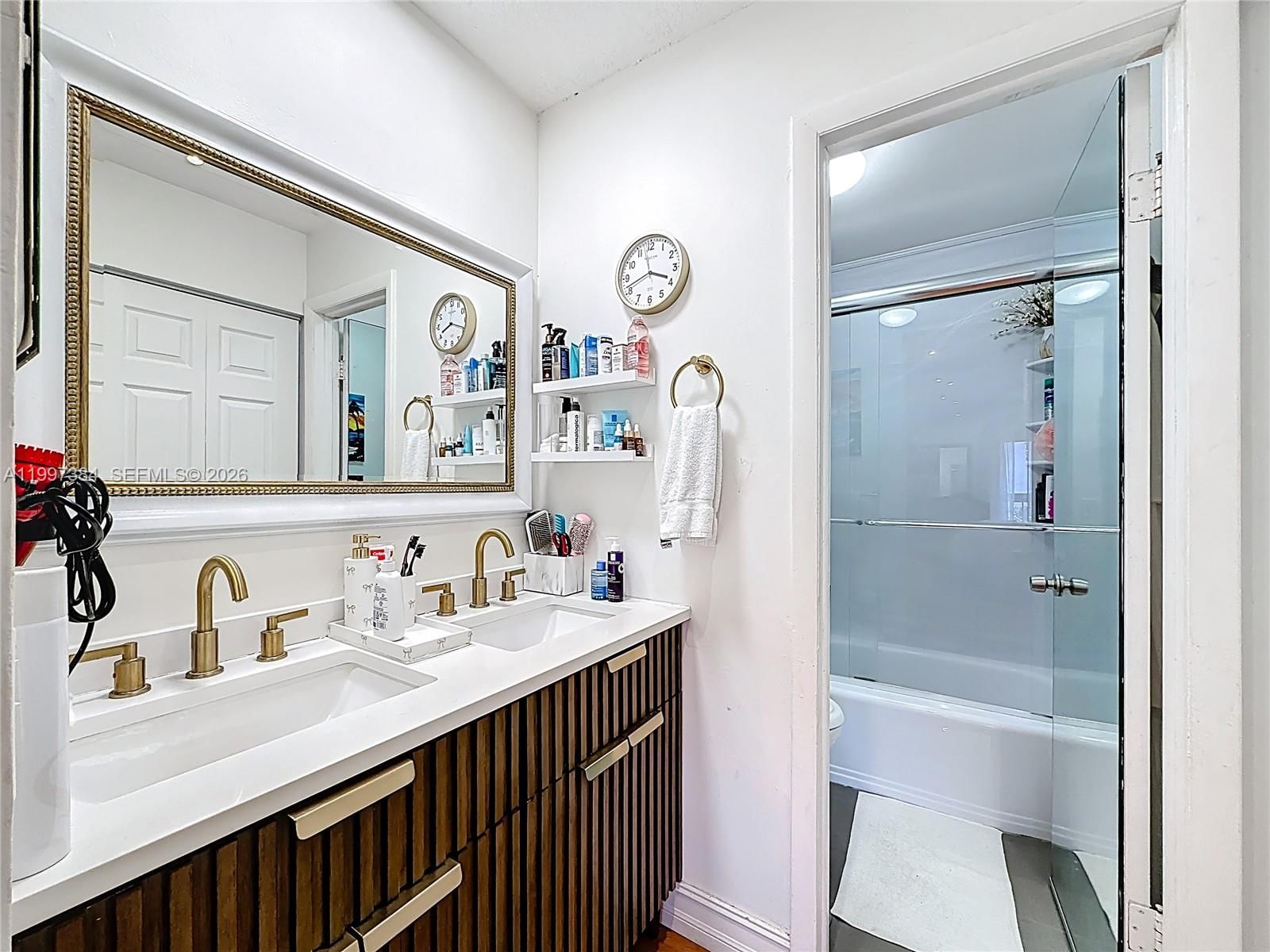 Real estate property located at 1291 124th Ct #19-B, Miami-dade, Villa Venezia Condo Ph Vi, Miami, FL