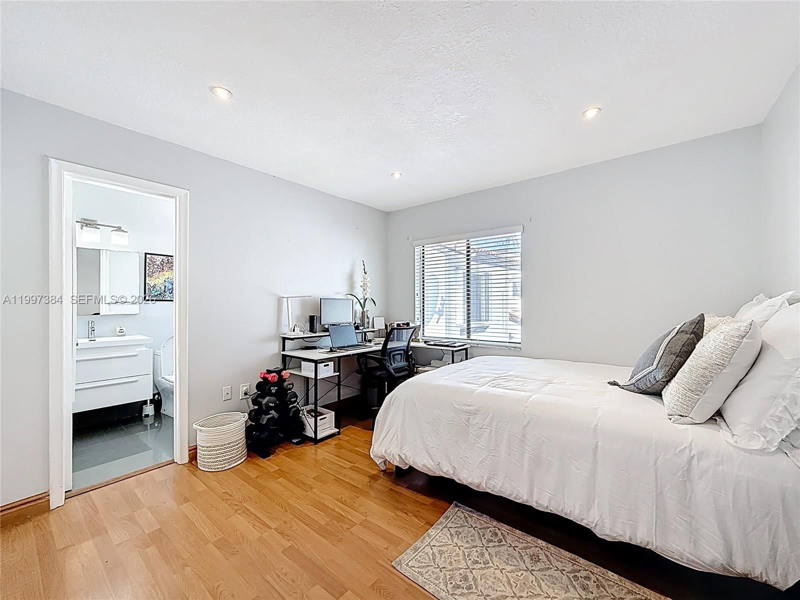 Real estate property located at 1291 124th Ct #19-B, Miami-dade, Villa Venezia Condo Ph Vi, Miami, FL