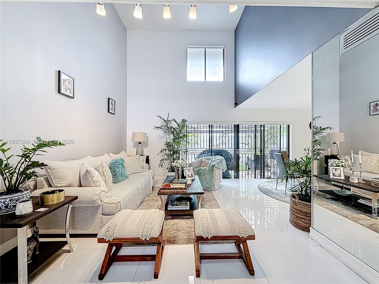 Real estate property located at 1291 124th Ct #19-B, Miami-dade, Villa Venezia Condo Ph Vi, Miami, FL