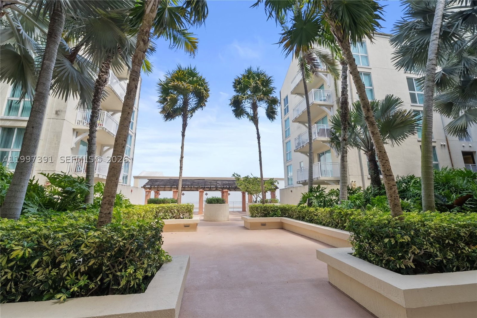 Real estate property located at 7275 90th St C208, Miami-dade, Downtown Dadeland Condo N, Miami, FL