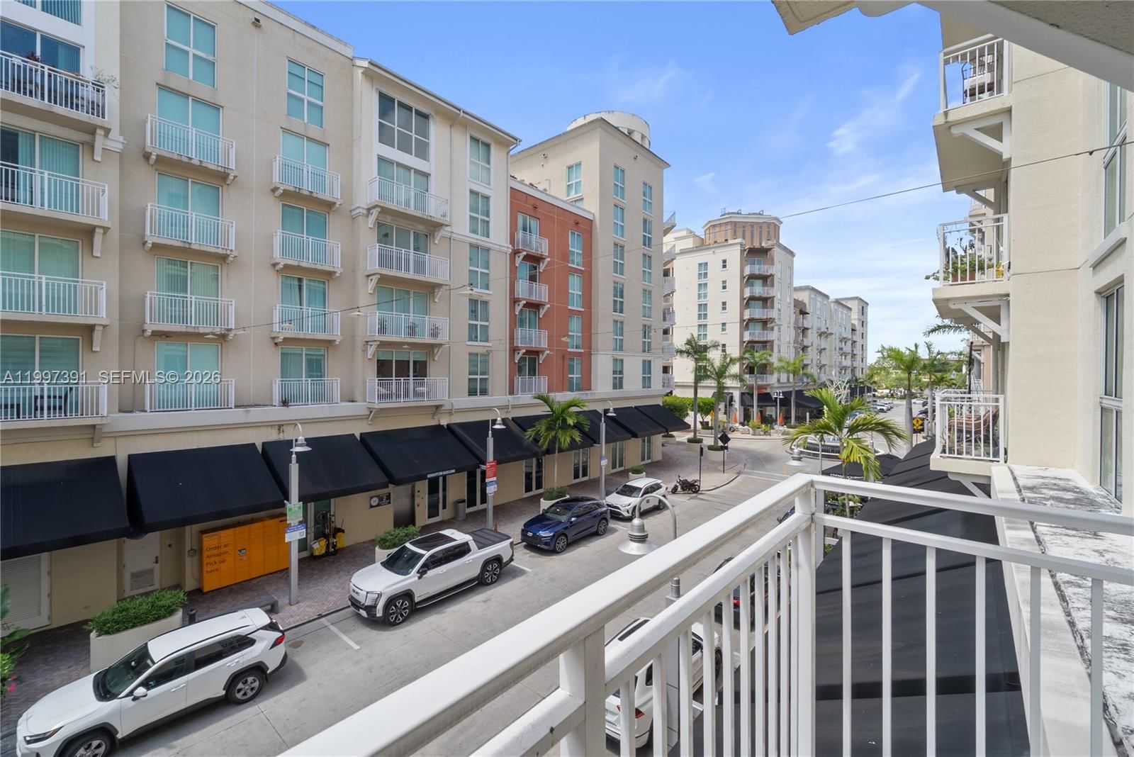 Real estate property located at 7275 90th St C208, Miami-dade, Downtown Dadeland Condo N, Miami, FL