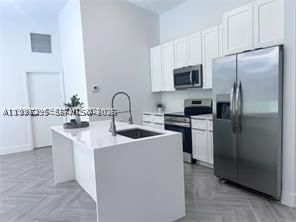 Real estate property located at 427 169th Ter, Broward, Bonaventure Lakes Add 2, Weston, FL