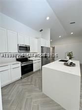 Real estate property located at 427 169th Ter, Broward, Bonaventure Lakes Add 2, Weston, FL