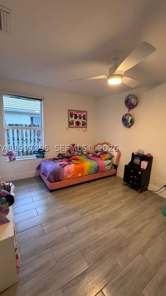 Real estate property located at 427 169th Ter, Broward, Bonaventure Lakes Add 2, Weston, FL