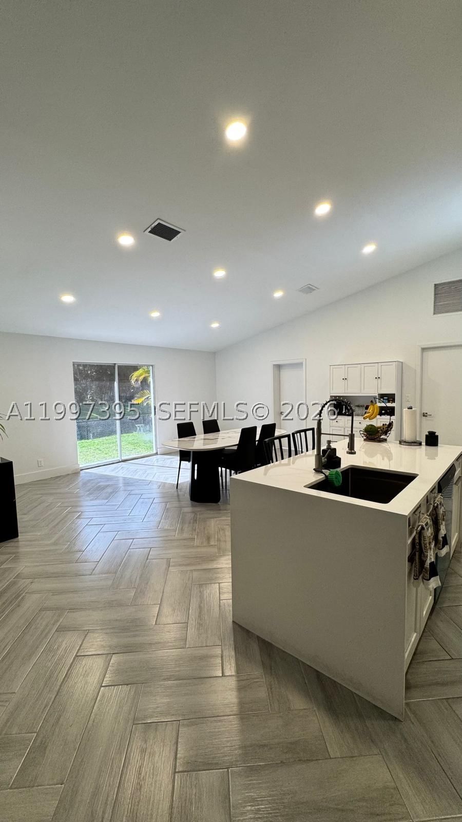 Real estate property located at 427 169th Ter, Broward, Bonaventure Lakes Add 2, Weston, FL