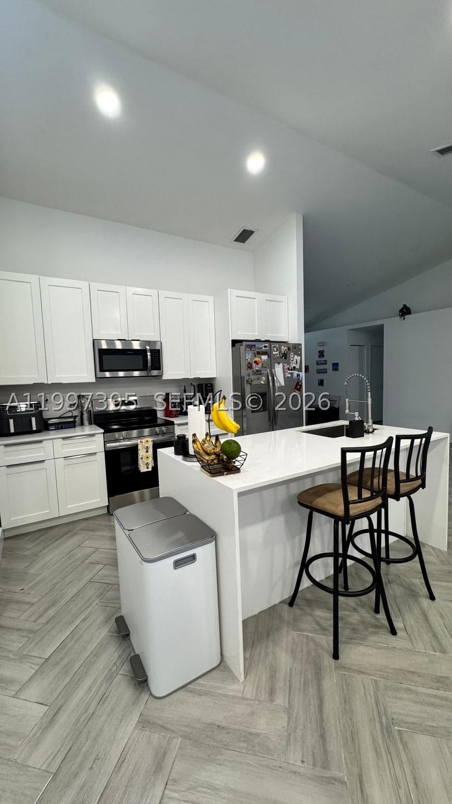 Real estate property located at 427 169th Ter, Broward, Bonaventure Lakes Add 2, Weston, FL